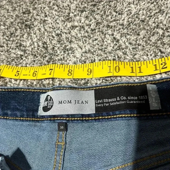 Levis Silvertab High Waisted Mom Jeans Tapered Women’s Size 30 Medium Wash - Picture 7 of 13